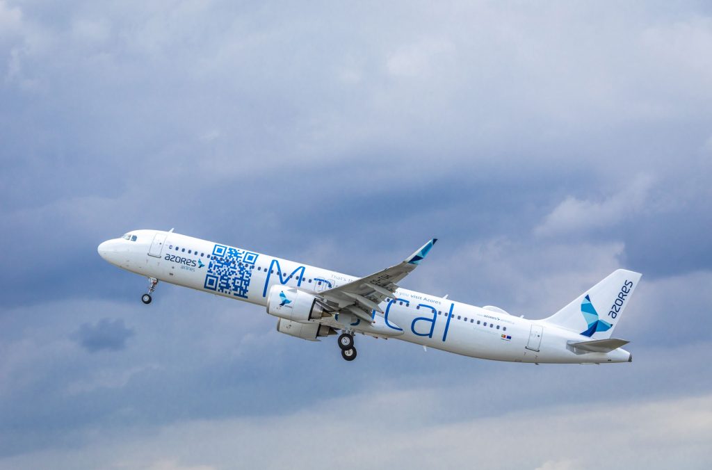 Azores' first A321LR lifts off from the Airbus factory.