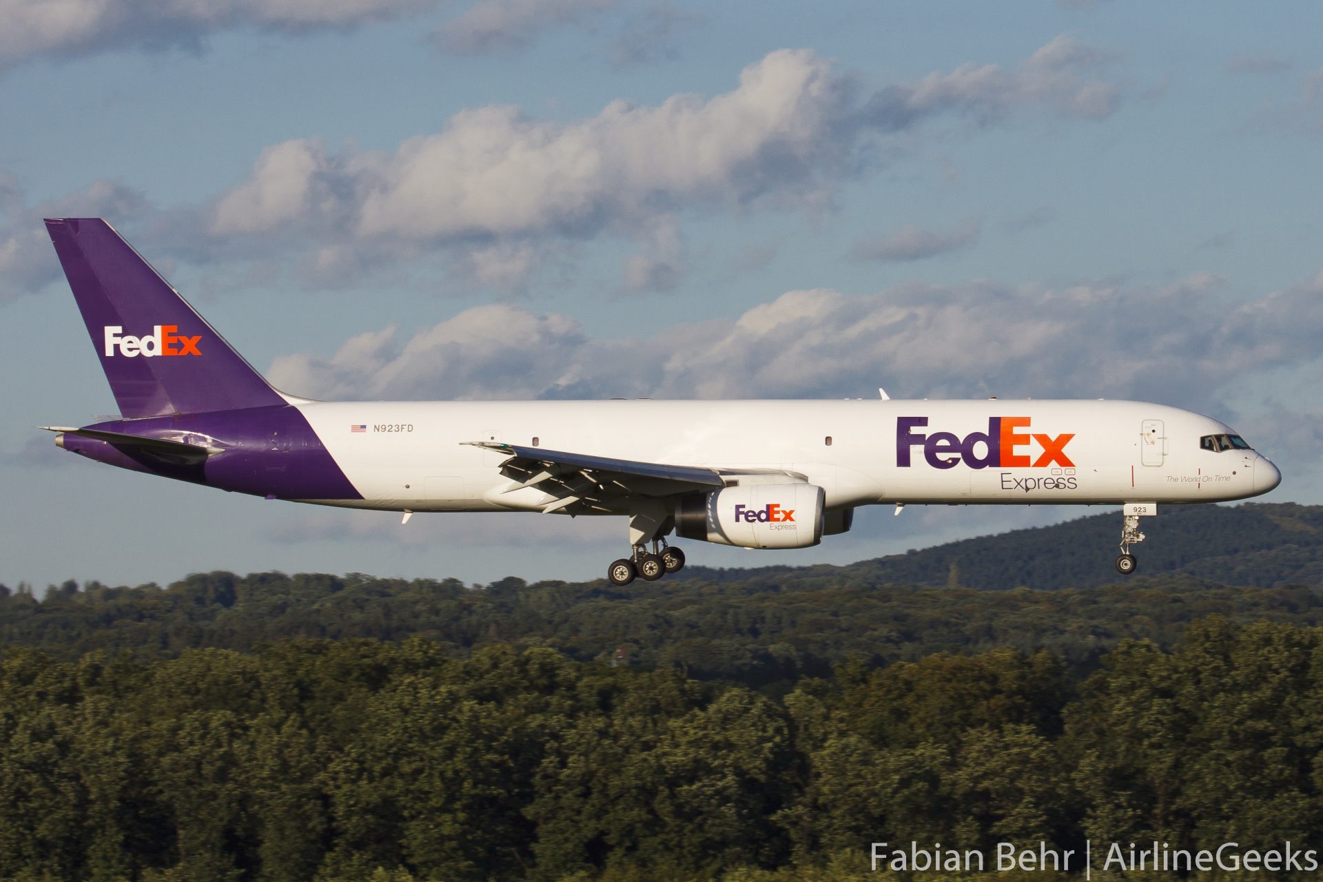 FedEx 757