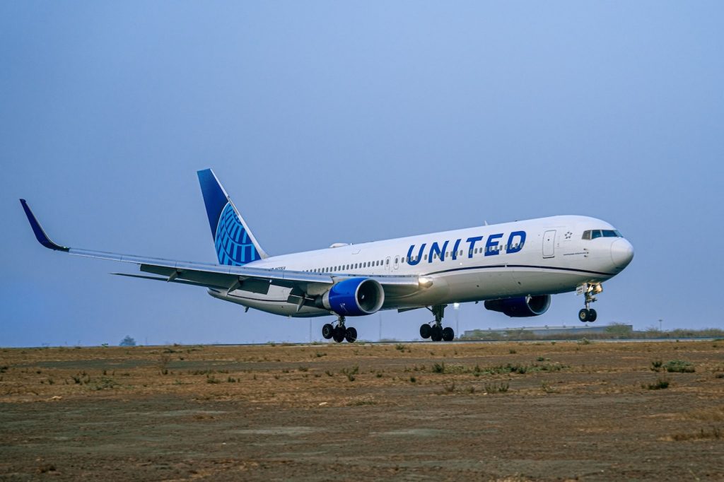 United 767-300