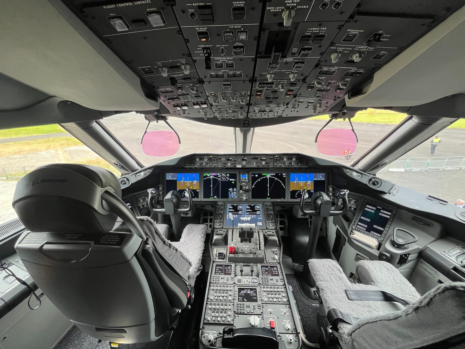 Inside a Boeing 787 Dreamliner flight deck at the Farnborough Airshow