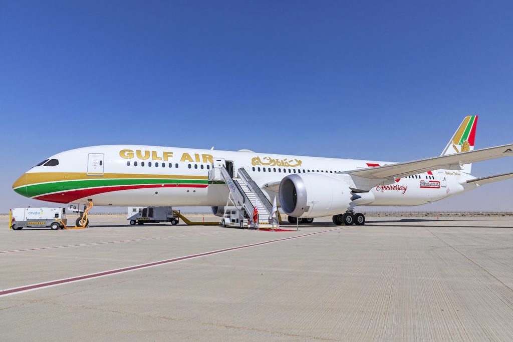A Gulf Air Boeing 787