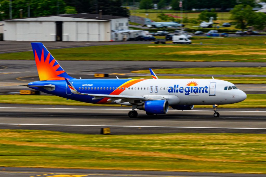 Allegiant Airbus A320