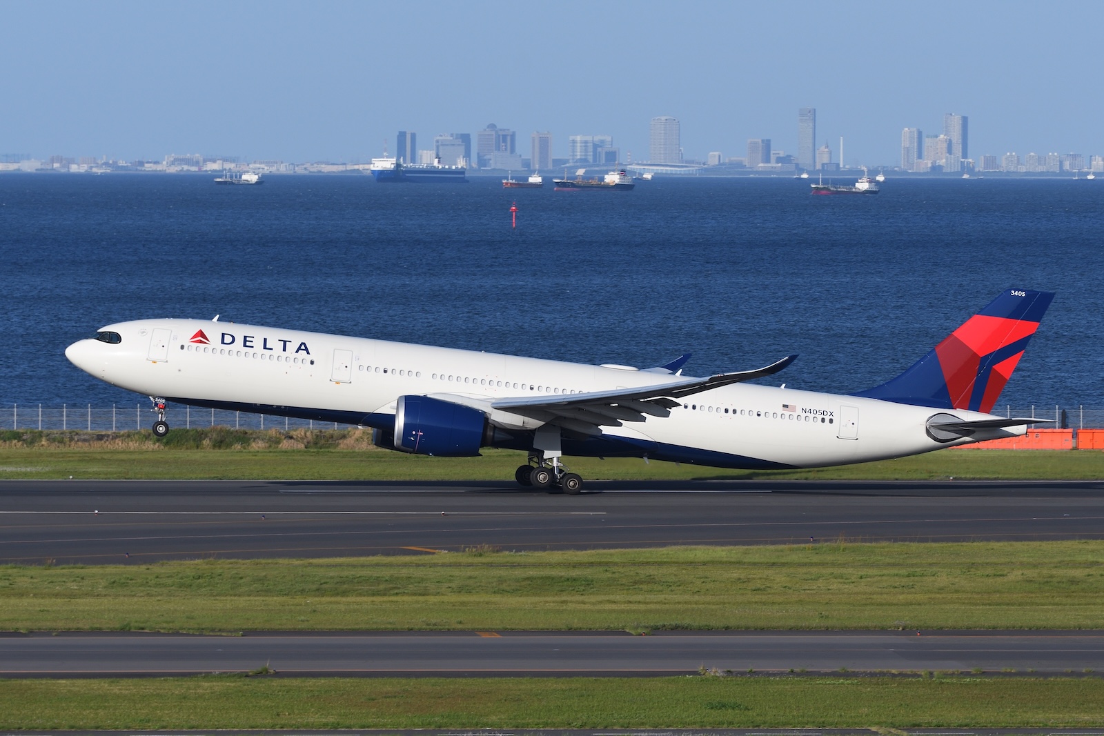 777 1280px-Kenya_Airways_B777-