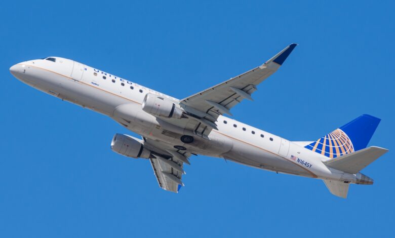 United E175