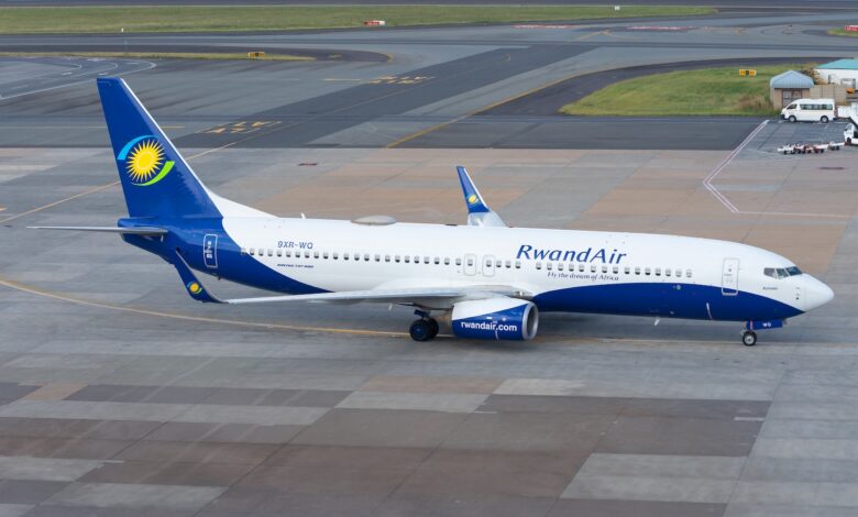 RwandAir Boeing 737 taxiing
