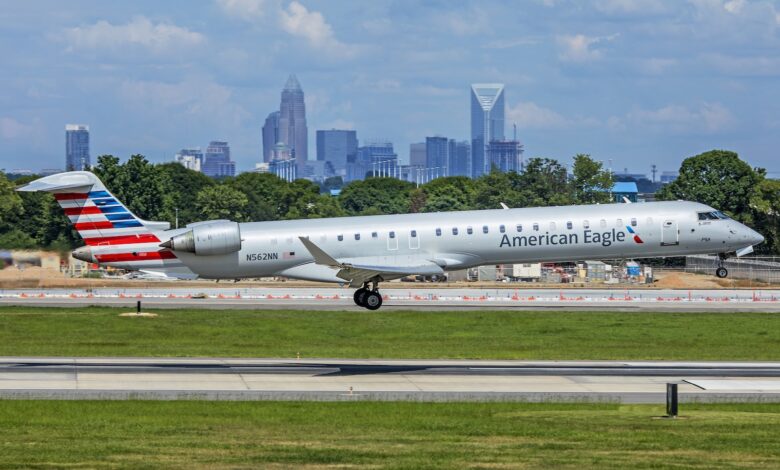 American CRJ-900