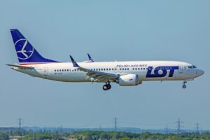 LOT 737 MAX 8