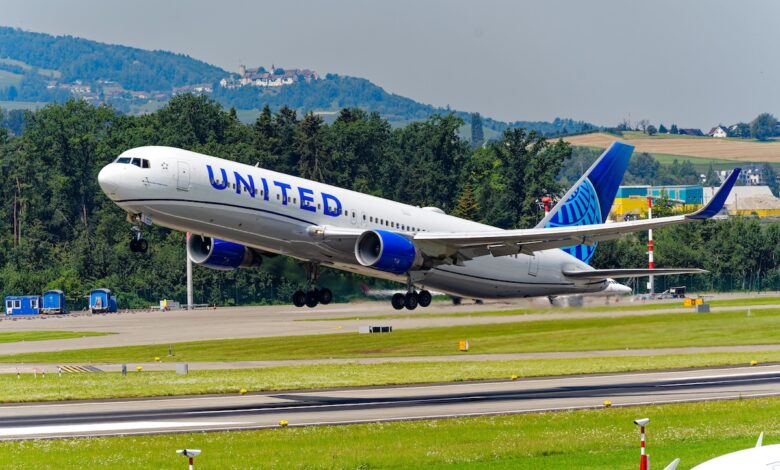 United 767-300