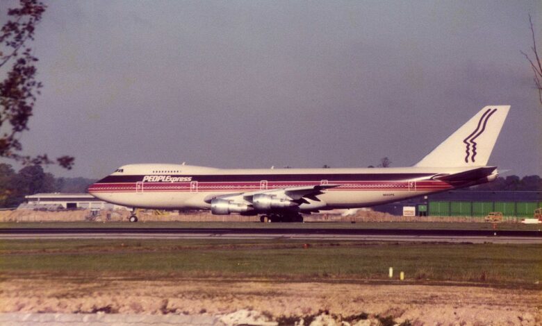 People Express Boeing 747