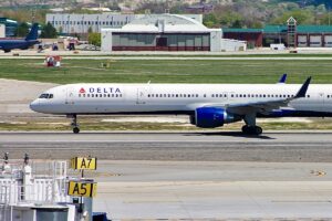 A Delta 757-300