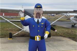 Otto the Pilot from Airplane