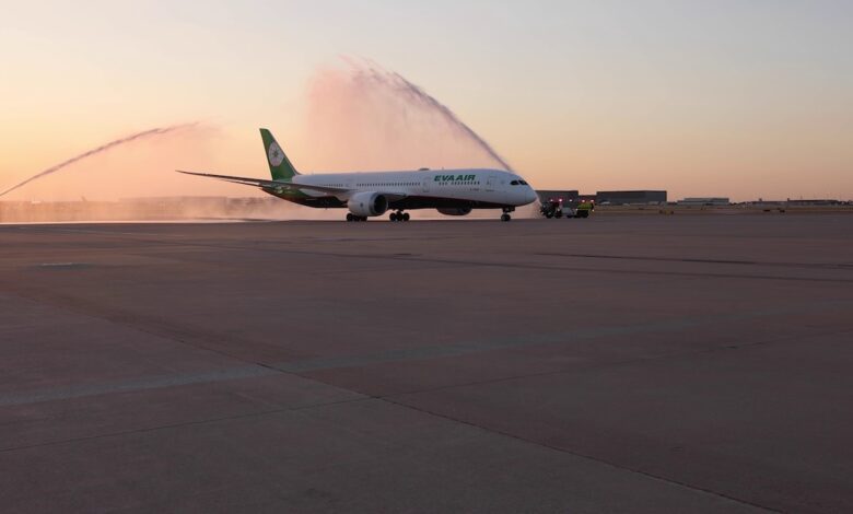 Water canon salute for EVA's first flight to Dallas/Fort Worth