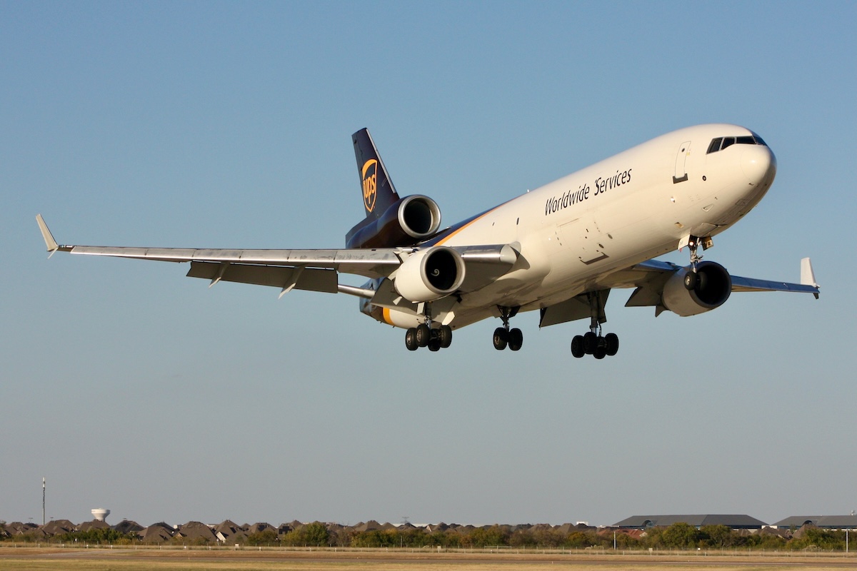 A UPS MD-11F