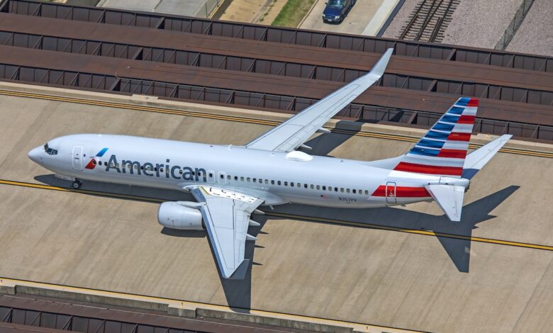 An American 737 at Dallas/Fort Worth