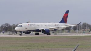 A Delta A220-300