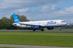 A JetBlue A321LR in Amsterdam