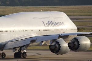 A Lufthansa 747-8i