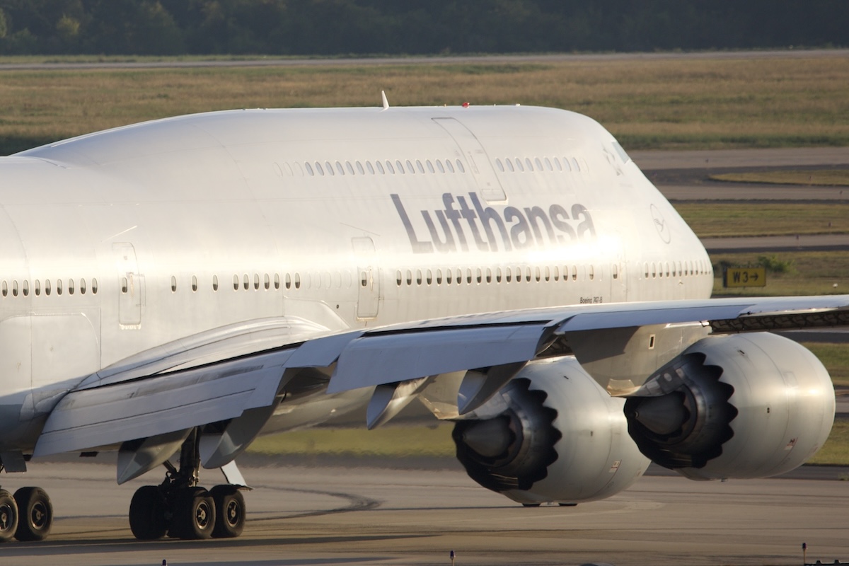 A Lufthansa 747-8i