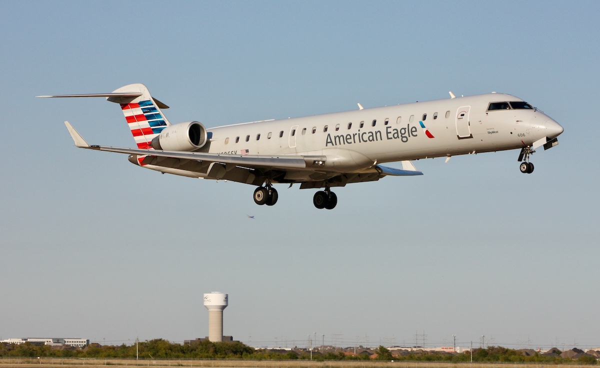 An American CRJ-700
