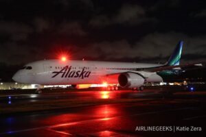 An Alaska 787-9