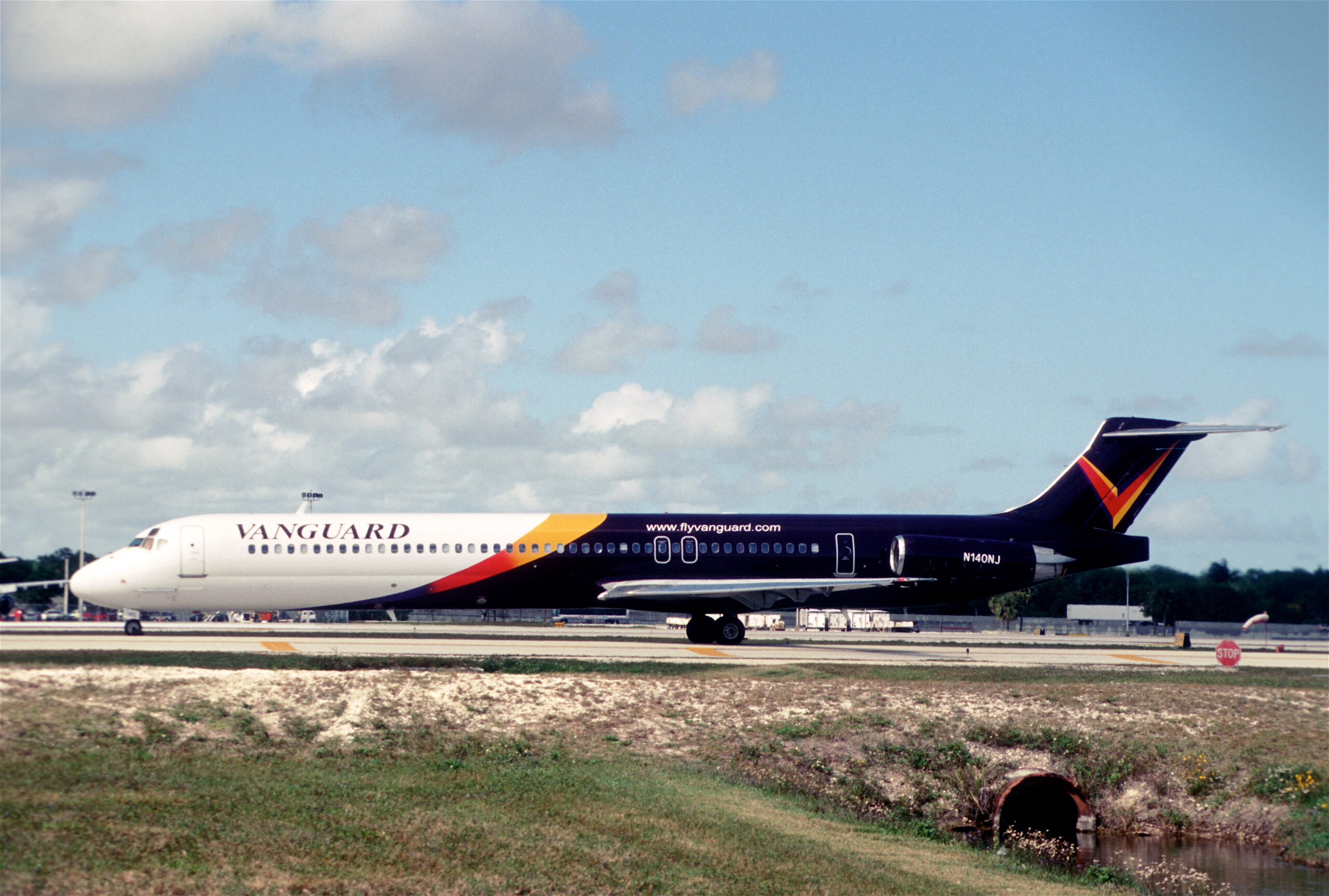 Vanguard Airlines MD-82