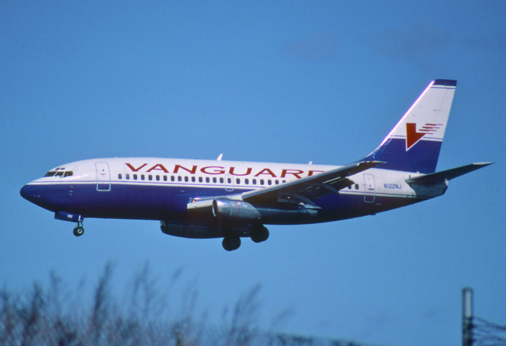 Aerolíneas de vanguardia Boeing 737-200.