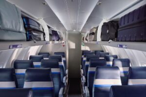 Rendering of United's CRJ-450
